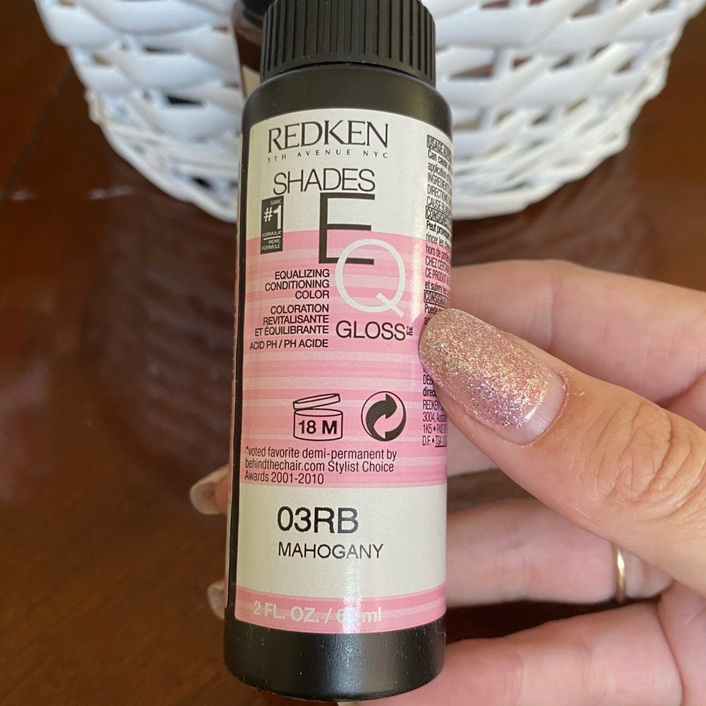 Redken Shades EQ toner in 03RB Mahogany